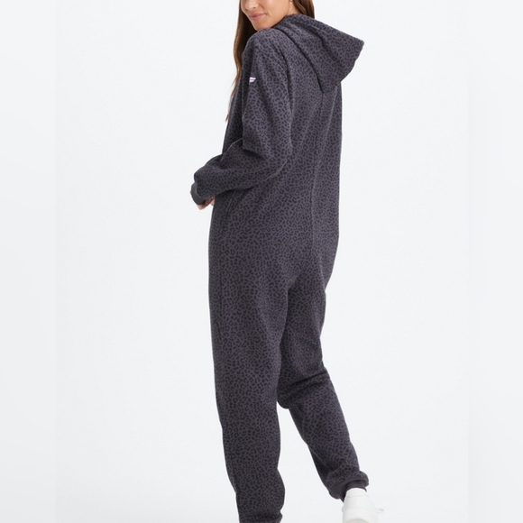 FABLETICS | Forever Fleece hooded cheetah print onsie - Picture 9 of 10